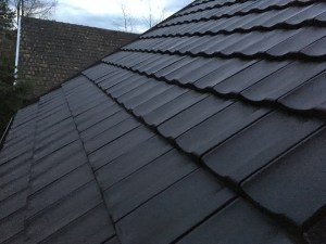 Dachówka ceramiczna Reńska - Hugenotka w kolorze antracytowym antracytowa