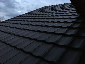 Dachówka ceramiczna Reńska Hugenotka Hugenot dachówki antracytowe