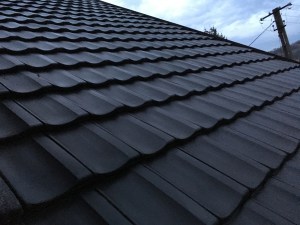 Dachówka ceramiczna Reńska - Hugenotka w kolorze antracytowym 32-052 Radziszów ul. Brzegi 63